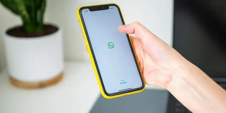 Você sabia que pode MUDAR a qualidade do seu DOWNLOAD automático no WhatsApp?