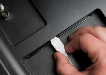 4 ERROS que você NUNCA deve cometer na porta USB da TV!