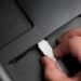4 ERROS que você NUNCA deve cometer na porta USB da TV!