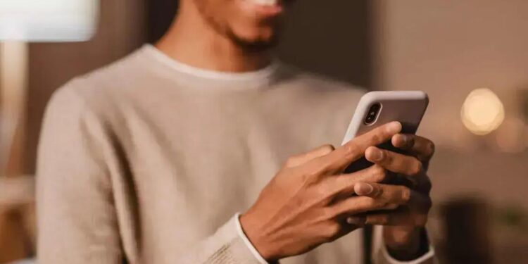 PARE de ficar sem espaço no iPhone 17! Descubra o FIM dos 128 GB!