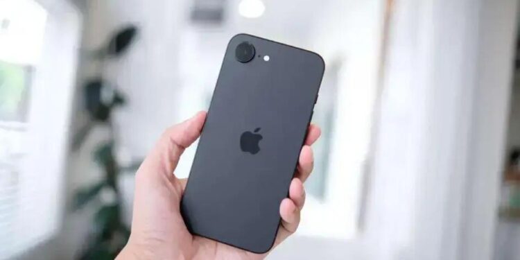 Oferta IMPERDÍVEL: iPhone 16e de 128GB com 40% de DESCONTO em 2025!