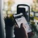 Você SABIA que pode alterar a FONTE de entrada de ÁUDIO no iPhone e iPad?