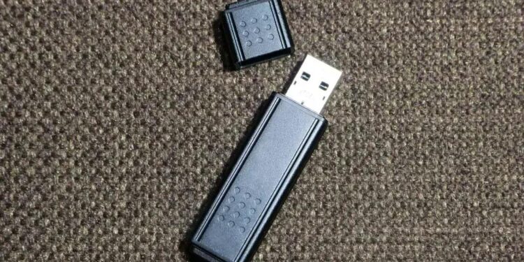 5 UTILITÁRIOS INDISPENSÁVEIS para o seu PENDRIVE BOOTÁVEL em 2025!