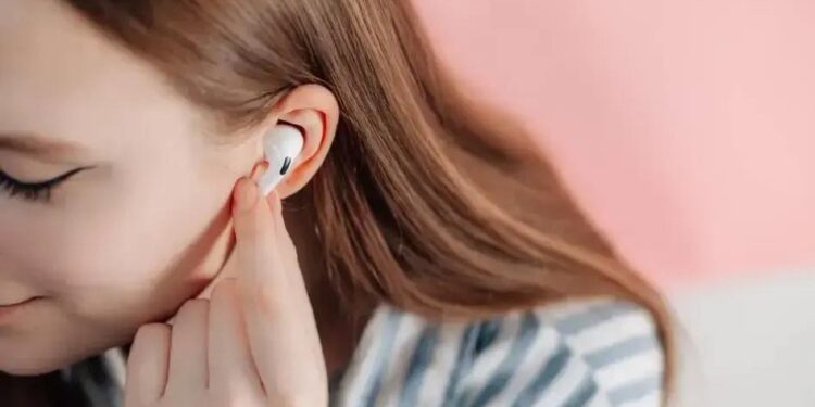 FAÇA ISSO nos AirPods: Como PAUSAR reprodução ao dormir!