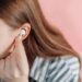 FAÇA ISSO nos AirPods: Como PAUSAR reprodução ao dormir!