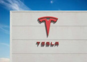 BILIONÁRIO: Tesla e Samsung SDI fecham acordo que vai TRANSFORMAR o setor de energia!